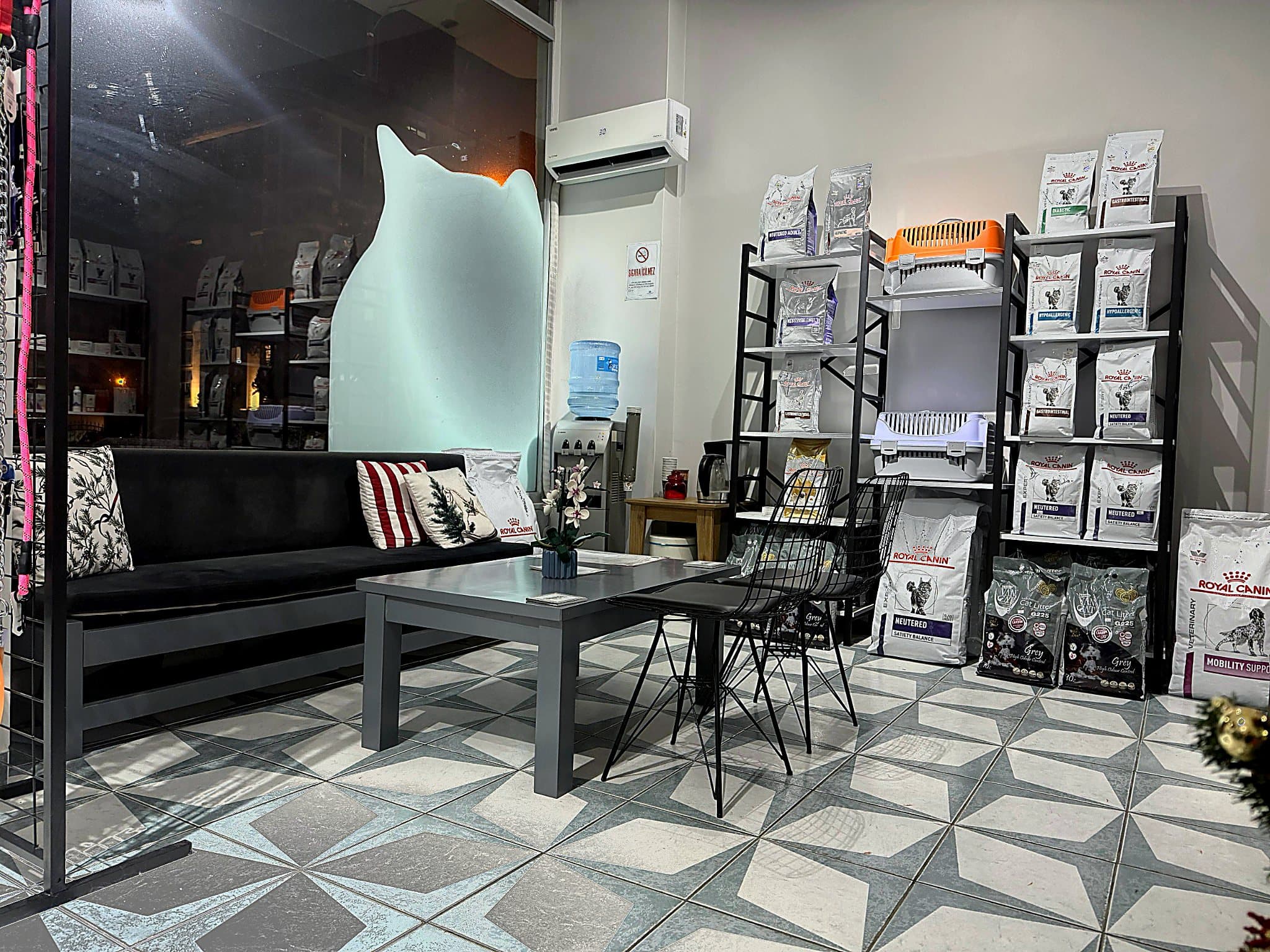 Veteriner Hekim Can Akbaş Muayene Odası